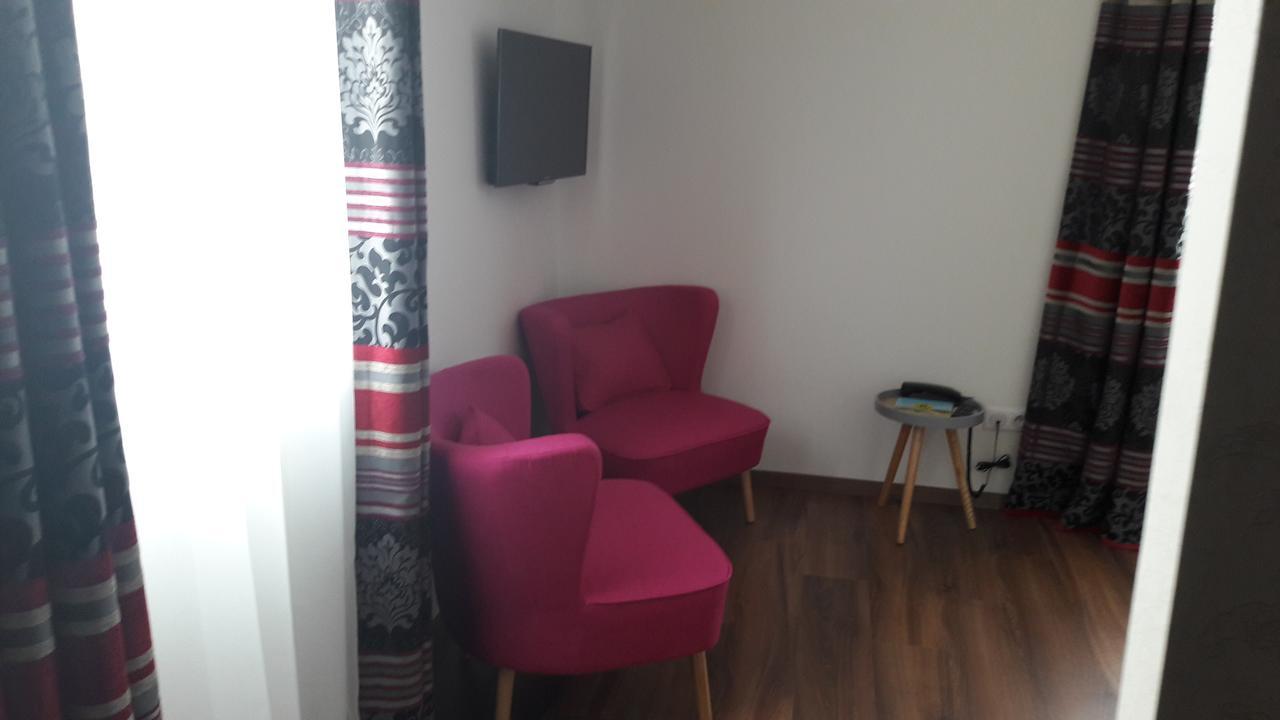 Hotel Les Aubepines Illiers-Combray Kültér fotó